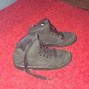 All Black Jordan Flights